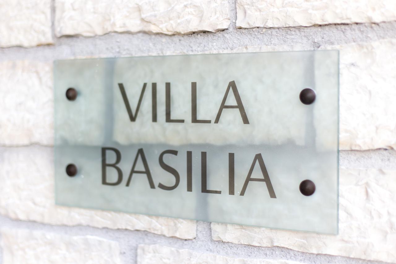 Abi Luxury Villas Monodendri Exteriör bild